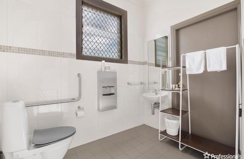 Armidale House | MYOLA 131 Butler