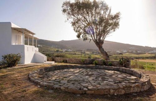 Parikia House | Myrsini Traditional Hillside Cottage