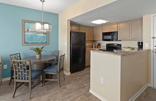 Ash Apartment | Myrtle Beach, SC: 2BR w/Balcony, Pool: 1.4 Mi. From Barefoot Landing