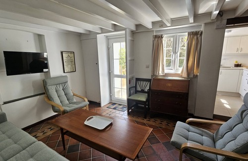 St. Mawes Cottage | Myrtle Cottage - sleeps 4 guests in 2 bedrooms