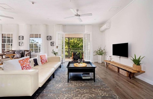 Kangaroo Valley House | Myrtle Tree Lodge Flowers, Kangaroo Valley