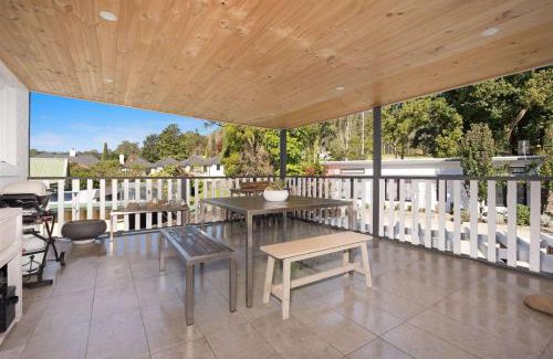 Kangaroo Valley House | Myrtle Tree Lodge Leaves, Kangaroo Valley