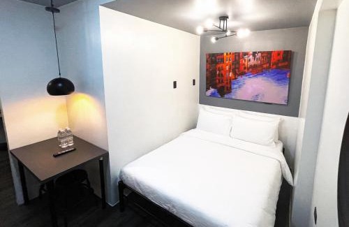 Urdaneta Hotel | mySTAY Hotel BGC North