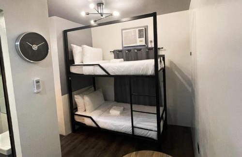 Urdaneta Hotel | mySTAY Hotel BGC North