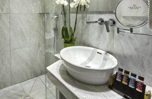 Skiathos Town Hotel | Mystery Skiathos Luxury Residence