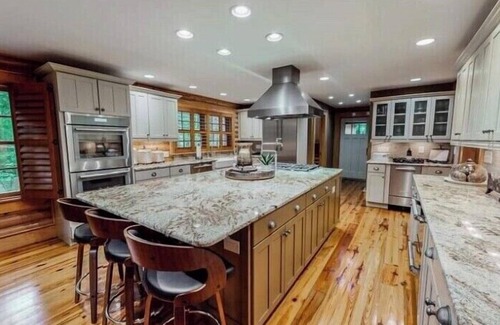 Hillsborough Cabin | Mystical Retreat 10+Acres Close to Hillsborough,Chapel Hill & Durham