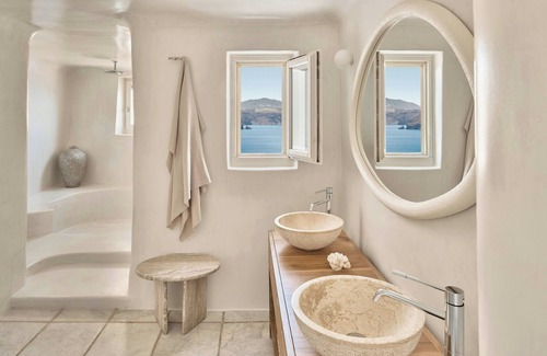 Oia Hotel | Mystique, a Luxury Collection Hotel, Santorini