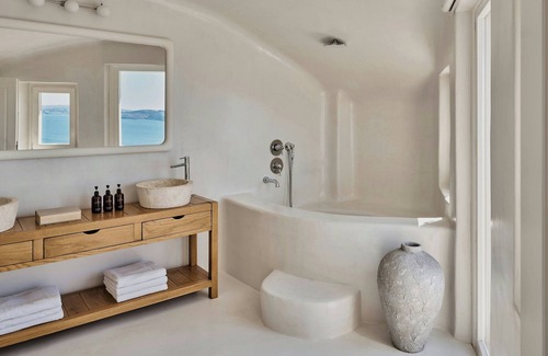 Oia Hotel | Mystique, a Luxury Collection Hotel, Santorini