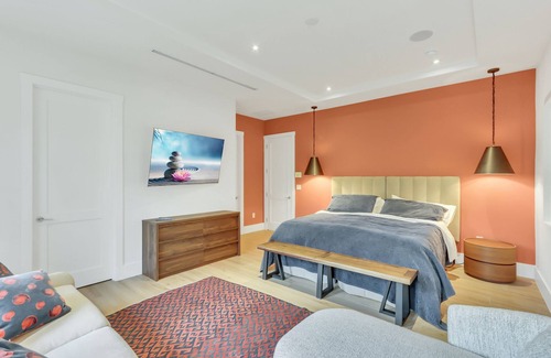 South Miami House | Mystique: Luxe Modern Villa, Pool, Hot Tub, Gym, & Wet Bar!