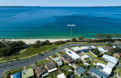 Vincentia House | Myuna - beachfront pet-friendly coastal escape