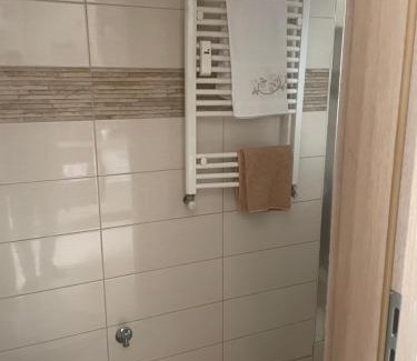 Solingen Apartment | Nähe SG-Ohligs BHF FeWo