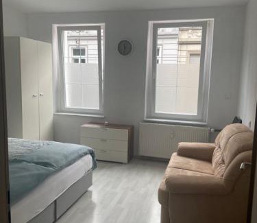 Solingen Apartment | Nähe SG-Ohligs BHF FeWo