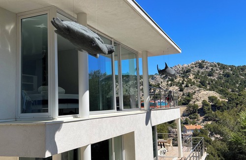 Ensues-la-Redonne House | N'ARTure home with unique environment (restricted calanque, sea front and boat)