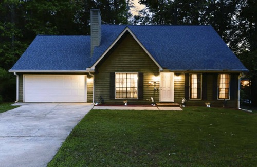 Johns Creek House | N Atlanta Home - Game Room, Firepit, BBQ, Sleeps 9