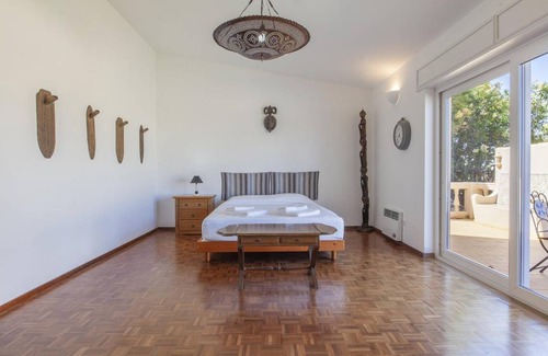 Ameijeira Apartment | N - Bedroom 2 in the Astonishing Bayview Guesthouse