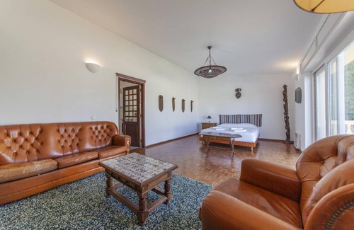 Ameijeira Apartment | N - Bedroom 2 in the Astonishing Bayview Guesthouse