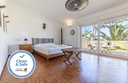 Ameijeira Apartment | N - Bedroom 2 in the Astonishing Bayview Guesthouse