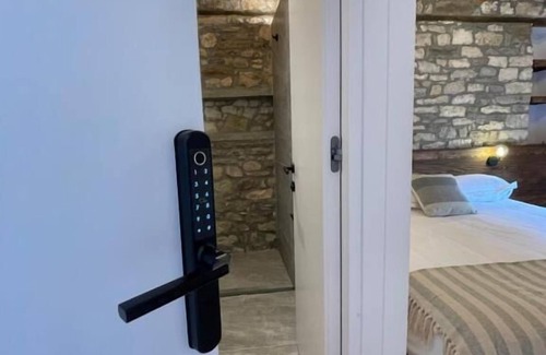 Berat Hotel | N'Gorice