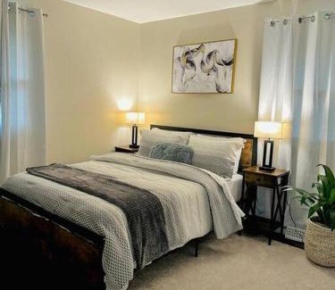 Orange Prairie House | N Hamilton House 3 Bedroom