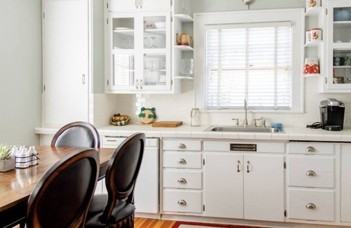Central Oregon Other | n5 Bedroom Historic Home w/Gated Parking