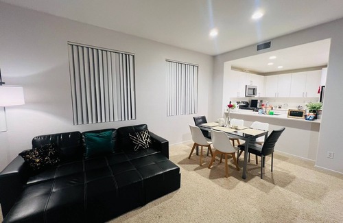 Canyon Country Apartment | nA new space for you and your family to enjoy the best of Santa Clarita! nnn