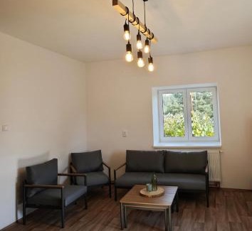 Nepomuk House | Na Samotě u tratě
