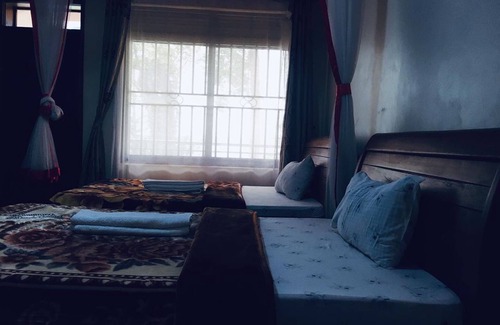 Entebbe Hotel | Nabinoonya Resort Beach