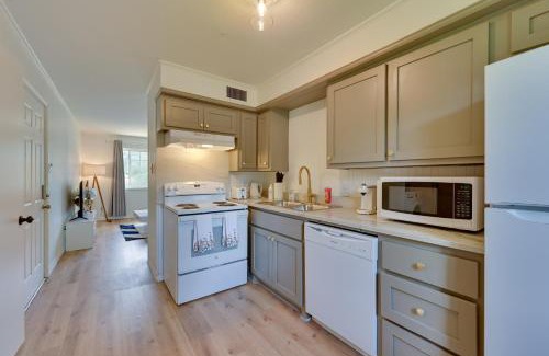 Nacogdoches Apartment | Nacogdoches Condo Half-Mi to SFA Pets Welcome