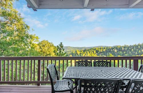 Lake Arrowhead House | Nadelhorn by AvantStay Balcony w Sweeping Views Playroom Arcade Games