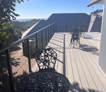 Beacon Bay Apartment | Nahoon View, King Room