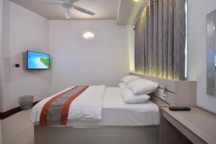 Ukulhas House | Nala Veli Villa