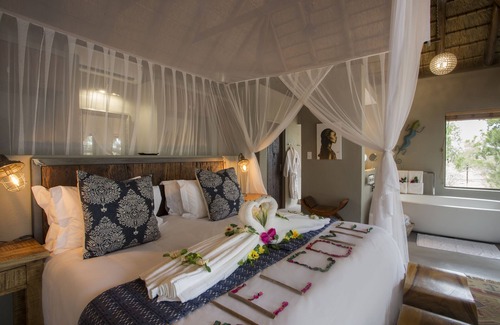 Maruleng Cabin | Naledi Game Lodges