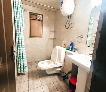 Vrindavan Apartment | Namah 1 BHK Resort Homestay with KITCHEN -4 min from Prem Mandir