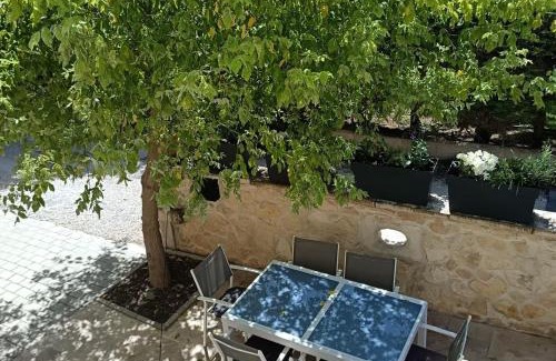 St.-Remy-de-Provence Villa | Namaste Home, votre havre de paix à St Rémy ! Parking wifi inclus