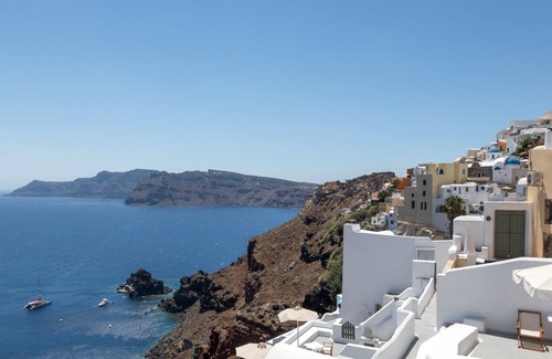 Oia Villa | Namaste Suites by Oias Local Cavehouses