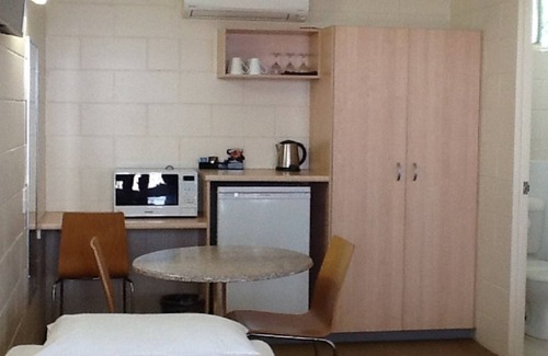 Nambour Hotel | Nambour Lodge Motel