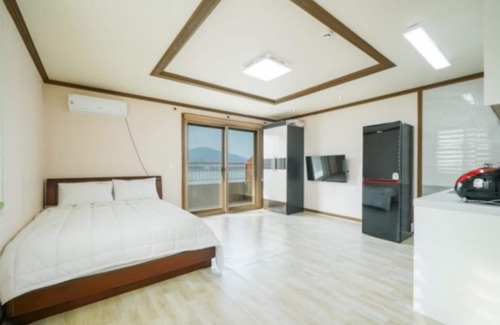 Namhae House | Namhaeseommaeulbada Pension