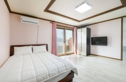 Namhae House | Namhaeseommaeulbada Pension