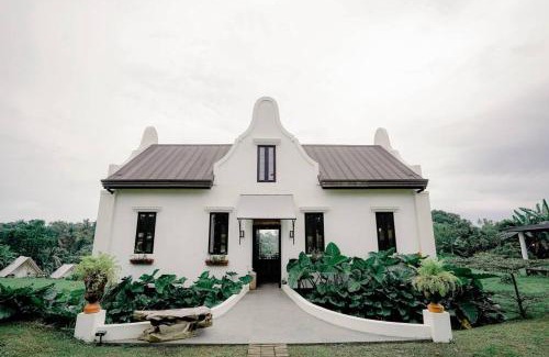 Buck Estate House | Nami Carolina, Your Weekend Home near Tagaytay