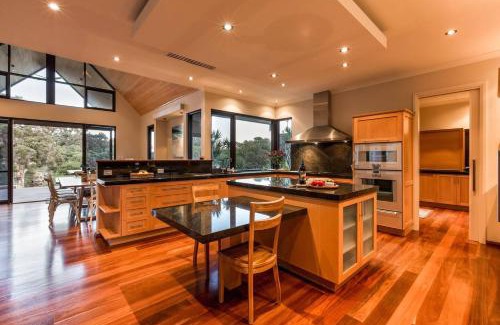 Yallingup House | Nanga Mai - Luxe Bushland Haven near Yallingup Beach