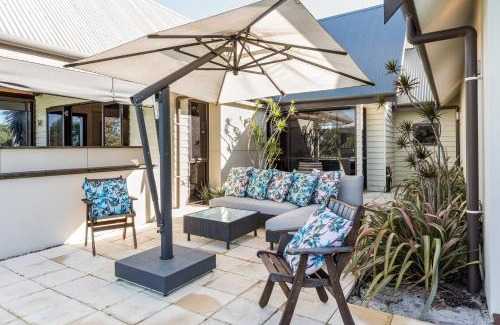 Yallingup House | Nanga Mai - Luxe Bushland Haven near Yallingup Beach