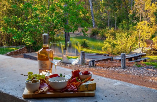 Carlotta House | Nannup Bush Retreat. Soothing Nature, all the conforts