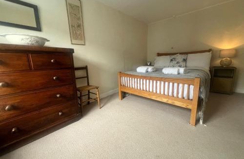 Aberaeron House | Nant Meigan, Georgian Townhouse in centre of Aberaeron, dog friendly