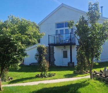 Neath House | Nant Melyn Farm Apartment