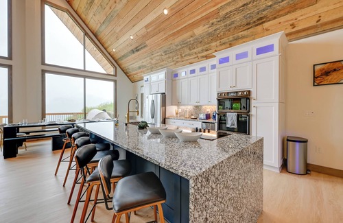 Andrews Cabin | Nantahala Forest Cabin w/Fire Pits & Hot Tub!