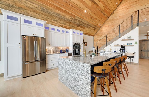 Andrews Cabin | Nantahala Forest Cabin w/Fire Pits & Hot Tub!