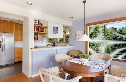 Friday Harbor House | Nantucket Style w/peak-a-boo view (KBC)