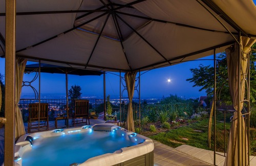 Rosh Pinna Villa | Naomi's