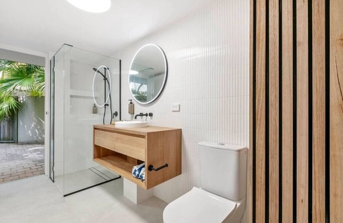 Noosa Heads Hotel | Naousa Private Beach Bungalow