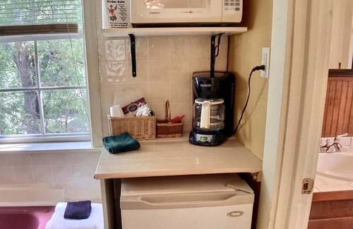 Eureka Springs Apartment | Napa Rock Cottage/#7 Oak Crest